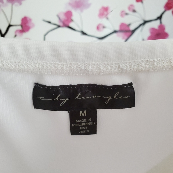 White dress - Picture 2 of 2